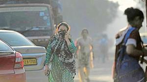 On Tuesday, the average Air Quality Index (AQI) value of Delhi at 4pm was 207, slightly better than Monday’s 249.(Raj K Raj/HT Photo) On Tuesday, the average Air Quality Index (AQI) value of Delhi at 4pm was 207, slightly better than Monday’s 249.(Raj K Raj/HT Photo)