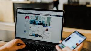 The amount of time teenagers spend on social networking sites has risen by 62.5 per cent since 2012 and continues to grow.(Unsplash) The amount of time teenagers spend on social networking sites has risen by 62.5 per cent since 2012 and continues to grow.(Unsplash)