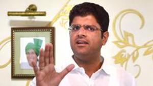Long before Dushyant Chautala hit the headlines as the potential kingmaker in Haryana after a hung assembly emerged from the October 21 assembly elections, he was known as an ideal lawmaker.(PTI) Long before Dushyant Chautala hit the headlines as the potential kingmaker in Haryana after a hung assembly emerged from the October 21 assembly elections, he was known as an ideal lawmaker.(PTI)