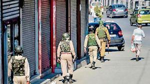 Nineteen people were injured on Monday when militants lobbed a grenade on civilians at a bus stand in Sopore town of Jammu and Kashmir’s Baramulla district.(PTI Photo (Representative)) Nineteen people were injured on Monday when militants lobbed a grenade on civilians at a bus stand in Sopore town of Jammu and Kashmir’s Baramulla district.(PTI Photo (Representative))