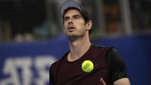 Andy Murray of Britain gets ready to serve to Stan Wawrinka of Switzerland.(AP) Andy Murray of Britain gets ready to serve to Stan Wawrinka of Switzerland.(AP)