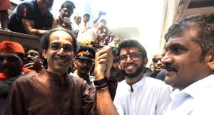 The results of the Maharashtra Assembly polls indicate that Shiv Sena continues to wield more influence over Marathi voters in Mumbai than other parties(Anshuman Poyrekar/HT Photo) The results of the Maharashtra Assembly polls indicate that Shiv Sena continues to wield more influence over Marathi voters in Mumbai than other parties(Anshuman Poyrekar/HT Photo)