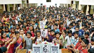 School children pay homage to the Sujith Wilson, 2-year-old who died due to fell into an abandoned borewell, in Tiruchirappalli district .(ANI Photo) School children pay homage to the Sujith Wilson, 2-year-old who died due to fell into an abandoned borewell, in Tiruchirappalli district .(ANI Photo)