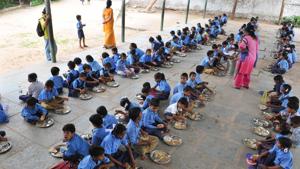 Madhya Pradesh government has decided to serve eggs in mid-day meals to end malnutrition among children.(Himanshu Vyas/HT Photo) Madhya Pradesh government has decided to serve eggs in mid-day meals to end malnutrition among children.(Himanshu Vyas/HT Photo)