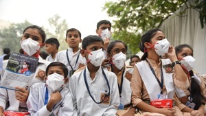 Children sitting with their faces covered by masks, New Delhi, November 1, 2019.(Sanchit Khanna / HT Photo) Children sitting with their faces covered by masks, New Delhi, November 1, 2019.(Sanchit Khanna / HT Photo)