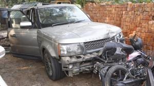 Three persons were killed and two others injured after a car collided with a two-wheeler on the Pune-Solapur highway on Thursday, said police.(Representative Photo) Three persons were killed and two others injured after a car collided with a two-wheeler on the Pune-Solapur highway on Thursday, said police.(Representative Photo)