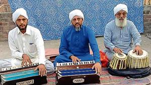 (From left to right) Descendants of Bhai Mardana , Mohammad Sarfraz, Naeem Tahir and Mohammad Hussain, who have been invited by the SGPC to participate in Guru Nanak’s 550th birth anniversary celebrations in India.(HT Photo) (From left to right) Descendants of Bhai Mardana , Mohammad Sarfraz, Naeem Tahir and Mohammad Hussain, who have been invited by the SGPC to participate in Guru Nanak’s 550th birth anniversary celebrations in India.(HT Photo)