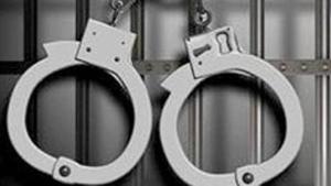 MNS leader Sandeep Deshpande was arrested by the Shivaji Park police.(HT Photo) MNS leader Sandeep Deshpande was arrested by the Shivaji Park police.(HT Photo)