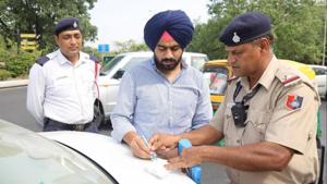 A total of 17,498 challans were issued in October against the 15,771 in September.(HT FILE PHOTO) A total of 17,498 challans were issued in October against the 15,771 in September.(HT FILE PHOTO)