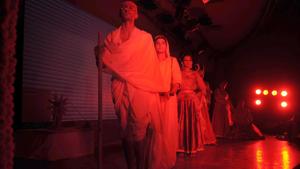 Artists perform a play on Mahatma Gandhi during NMRC’s 5th Foundation Day programme at Indira Gandhi Kala Kendra Sector 6, in Noida, on Wednesday, November 5, 2019.(Sunil Ghosh / HT Photo) Artists perform a play on Mahatma Gandhi during NMRC’s 5th Foundation Day programme at Indira Gandhi Kala Kendra Sector 6, in Noida, on Wednesday, November 5, 2019.(Sunil Ghosh / HT Photo)