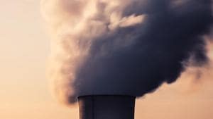 As pollution engulfs Delhi and the nearby places, we need to focus on how we can prevent our skin from absorbing all the toxins that are floating in the air.(Shutterstock) As pollution engulfs Delhi and the nearby places, we need to focus on how we can prevent our skin from absorbing all the toxins that are floating in the air.(Shutterstock)