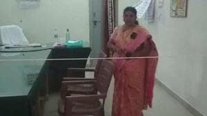 Tehsildar of Kurnool’s Pattikonda Mandal, Uma Maheshwari has tied a rope in her office to serve as a barricade.(ANI Photo) Tehsildar of Kurnool’s Pattikonda Mandal, Uma Maheshwari has tied a rope in her office to serve as a barricade.(ANI Photo)