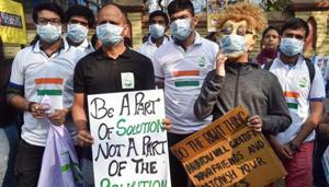 Air quality in Kolkata turned ‘very poor’ on Wednesday night with the pollution levels in the city breaching the 300 mark for the first time in recent months(PTI) Air quality in Kolkata turned ‘very poor’ on Wednesday night with the pollution levels in the city breaching the 300 mark for the first time in recent months(PTI)