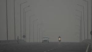 Smog over Delhi-Gurugram expressway, Gurugram,, on Thursday, November 07, 2019.(Parveen Kumar / HT PHoto) Smog over Delhi-Gurugram expressway, Gurugram,, on Thursday, November 07, 2019.(Parveen Kumar / HT PHoto)
