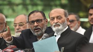 Sunni Central Waqf Board's lawyer Zafaryab Jilani along with other advocates addresses a press conference after the Supreme Court verdict on the Ayodhya case, in New Delhi, Saturday, Nov. 9, 2019.(PTI) Sunni Central Waqf Board's lawyer Zafaryab Jilani along with other advocates addresses a press conference after the Supreme Court verdict on the Ayodhya case, in New Delhi, Saturday, Nov. 9, 2019.(PTI)