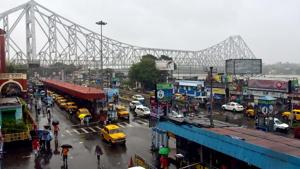 A general view of Howrah bridge during rain that has been occurred due to cyclone Bulbul, in Kolkata on Nov 9, 2019 (ANI Photo) A general view of Howrah bridge during rain that has been occurred due to cyclone Bulbul, in Kolkata on Nov 9, 2019 (ANI Photo)