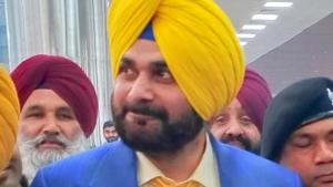 Cricketer-turned-politician Navjot Singh Sidhu thanked his ‘yaar dildaar’ Pakistan prime minister Imran Khan for making history.(Sameer Sehgal / Hindustan Times) Cricketer-turned-politician Navjot Singh Sidhu thanked his ‘yaar dildaar’ Pakistan prime minister Imran Khan for making history.(Sameer Sehgal / Hindustan Times)