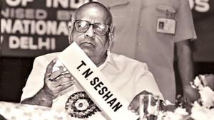 Former chief election commissioner TN Seshan died on Sunday, former bureaucrat SY Qureshi tweeted. He was 86 years old.(Satyajeet Tambe/Twitter) Former chief election commissioner TN Seshan died on Sunday, former bureaucrat SY Qureshi tweeted. He was 86 years old.(Satyajeet Tambe/Twitter)