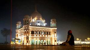 Gurdwara Darbar Sahib illuminated ahead of the 550th birth anniversary of Guru Nanak Dev ji.(PTI Photo) Gurdwara Darbar Sahib illuminated ahead of the 550th birth anniversary of Guru Nanak Dev ji.(PTI Photo)