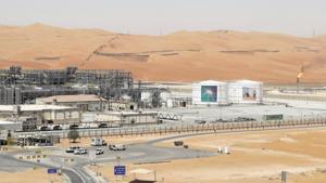 Saudi Arabia’s state-owned oil giant Aramco revealed it will sell up to 0.5% of its shares to individual investors(REUTERS) Saudi Arabia’s state-owned oil giant Aramco revealed it will sell up to 0.5% of its shares to individual investors(REUTERS)