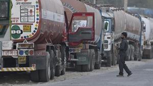 The driver of LPG capsule truck ran away from the spot.(HT file photo for representation) The driver of LPG capsule truck ran away from the spot.(HT file photo for representation)