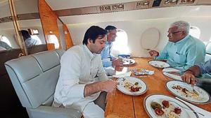 BJP spokesperson Nikhil Anand tagged this picture with the tagline, “Tejashwi neta nahi yuvraj hain”, on social media.(Twitter: Nikhil Anand) BJP spokesperson Nikhil Anand tagged this picture with the tagline, “Tejashwi neta nahi yuvraj hain”, on social media.(Twitter: Nikhil Anand)