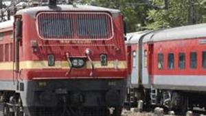 Trains were stalled for an hour in Madhya Pradesh’s Jhansi rail division.(HT Photo) Trains were stalled for an hour in Madhya Pradesh’s Jhansi rail division.(HT Photo)