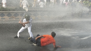 Bharatiya Janata Party (BJP) workers clashed with police in central Kolkata on Thursday.(Samir Jana/HT) Bharatiya Janata Party (BJP) workers clashed with police in central Kolkata on Thursday.(Samir Jana/HT)