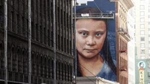 Greta Thunberg’s 60-foot tall, 30-foot wide (18-by-9 meter) mural was created by Argentine street artist Andres Petreselli.(Twitter/@BarakaMounira) Greta Thunberg’s 60-foot tall, 30-foot wide (18-by-9 meter) mural was created by Argentine street artist Andres Petreselli.(Twitter/@BarakaMounira)