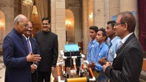 President Ram Nath Kovind interacting with student innovators of Atal Tinkering Labs.(ANI) President Ram Nath Kovind interacting with student innovators of Atal Tinkering Labs.(ANI)