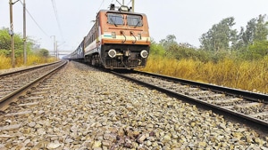 Rescue teams along with railway police rushed to the spot and the injured were admitted to a local hospital. Image used for representational purpose only.(HT file photo/ Sushil Kumar) Rescue teams along with railway police rushed to the spot and the injured were admitted to a local hospital. Image used for representational purpose only.(HT file photo/ Sushil Kumar)