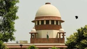 The two women also displayed posters questioning the Supreme Court judgement on the Ayodhya issue.(HT PHOTO.) The two women also displayed posters questioning the Supreme Court judgement on the Ayodhya issue.(HT PHOTO.)