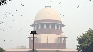 A view of the Supreme Court during the verdict in the Sabarimala case, in New Delhi, on Thursday.(Sonu Mehta/HT PHOTO) A view of the Supreme Court during the verdict in the Sabarimala case, in New Delhi, on Thursday.(Sonu Mehta/HT PHOTO)