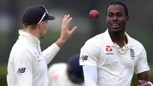 Joe Root (L) with Jofra Archer.(Twitter) Joe Root (L) with Jofra Archer.(Twitter)