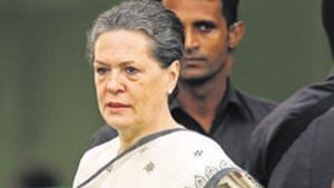 Congress leaders met the party’s interim president Sonia Gandhi.(HT Photo) Congress leaders met the party’s interim president Sonia Gandhi.(HT Photo)