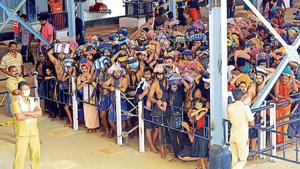 Devotees stand in queues to offer prayers at Lord Ayyappa temple at the Sabarimala temple in Kerala on Sunday, November 17, 2019.(Photo by Vivek Nair / Hindustan Times) Devotees stand in queues to offer prayers at Lord Ayyappa temple at the Sabarimala temple in Kerala on Sunday, November 17, 2019.(Photo by Vivek Nair / Hindustan Times)