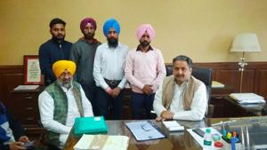 Members of the Unemployed BEd Teachers’ Union during a meeting with state education minister Vijay Inder Singla in Chandigarh on Tuesday.(HT PHOTO) Members of the Unemployed BEd Teachers’ Union during a meeting with state education minister Vijay Inder Singla in Chandigarh on Tuesday.(HT PHOTO)