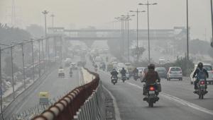 A view of the Akshardham flyover in Delhi as air quality improved in the city on Tuesday.(Raj K Raj/HT photo) A view of the Akshardham flyover in Delhi as air quality improved in the city on Tuesday.(Raj K Raj/HT photo)