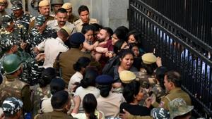Students and teachers alleged they were lathicharged and were being forced by the police to leave the spot.(HT file) Students and teachers alleged they were lathicharged and were being forced by the police to leave the spot.(HT file)