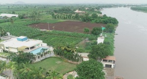 The riverfront bungalow in Amravati that Lingamaneni Estates and Projects Private Limited (LEPL) leased to Telugu Desam Party president and former chief minister of Andhra Pradesh N Chandrababu Naidu.(HT Photo) The riverfront bungalow in Amravati that Lingamaneni Estates and Projects Private Limited (LEPL) leased to Telugu Desam Party president and former chief minister of Andhra Pradesh N Chandrababu Naidu.(HT Photo)