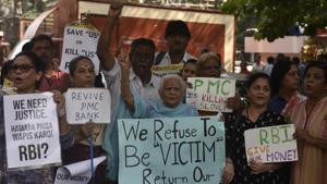 PMC Bank account holders protested outside the Reserve Bank of India (RBI) , BKC, Bandra, in Mumbai(Kunal Patil/Hindustan Times) PMC Bank account holders protested outside the Reserve Bank of India (RBI) , BKC, Bandra, in Mumbai(Kunal Patil/Hindustan Times)