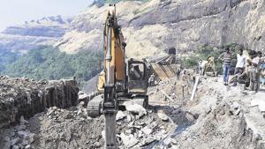 The construction work being carried out on the 35-year-old Monkey hill bridge.(HT PHOTO) The construction work being carried out on the 35-year-old Monkey hill bridge.(HT PHOTO)