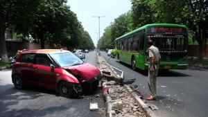 As per the report released by the ministry of road transport and highways for 50 million-plus (having population over 10 lakh) cities, total number of accidents that took place in Chandigarh in 2018 was 316. The report places Chennai on the top spot with 7,580 accidents last year.(HT File) As per the report released by the ministry of road transport and highways for 50 million-plus (having population over 10 lakh) cities, total number of accidents that took place in Chandigarh in 2018 was 316. The report places Chennai on the top spot with 7,580 accidents last year.(HT File)