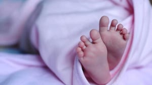 The grief stricken parents said that the boy was hale and hearty and had played during the 13-hour-long flight. Image used for representational purpose only.(Photo: Shutterstock/ Getty images) The grief stricken parents said that the boy was hale and hearty and had played during the 13-hour-long flight. Image used for representational purpose only.(Photo: Shutterstock/ Getty images)