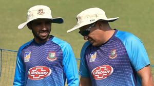 Kolkata: Bangladesh Captain Mominul Haque (L)and head coach Russell Domingo.(PTI) Kolkata: Bangladesh Captain Mominul Haque (L)and head coach Russell Domingo.(PTI)