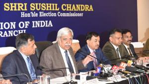 CEC Sunil Arora at a press meet in Ranchi on Thursday, November 21, 2019.(HT Photo) CEC Sunil Arora at a press meet in Ranchi on Thursday, November 21, 2019.(HT Photo)