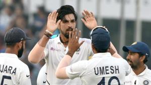 Indian bowler Ishant Sharma celebrates with Umesh Yadav.(Samir Jana / Hindustan Times) Indian bowler Ishant Sharma celebrates with Umesh Yadav.(Samir Jana / Hindustan Times)