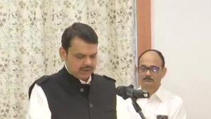 Fadnavis takes oath as Maharashtra CM.(ANI/Twitter) Fadnavis takes oath as Maharashtra CM.(ANI/Twitter)