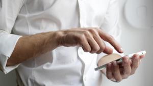 The study looked at smartphone as an instrument readily available for simple self-monitoring of one’s health.(Unsplash) The study looked at smartphone as an instrument readily available for simple self-monitoring of one’s health.(Unsplash)