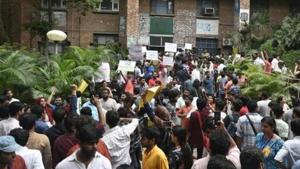 The JNU protesters gathered at the Mandi House and started marching towards Parliament amid the presence of a huge police posse. (Representational image)(HT file) The JNU protesters gathered at the Mandi House and started marching towards Parliament amid the presence of a huge police posse. (Representational image)(HT file)
